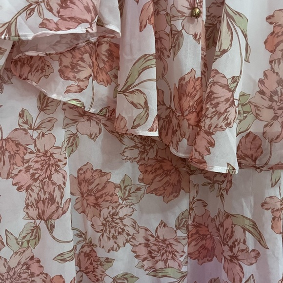 Elegant Floral High-Low Dress - Picture 3 of 5